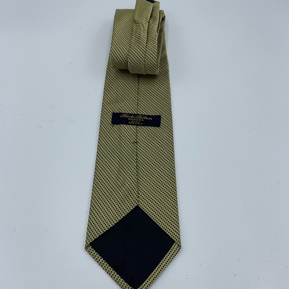 Brooks Brothers OS Gold 100% All Silk Dress Tie - Picture 2 of 3
